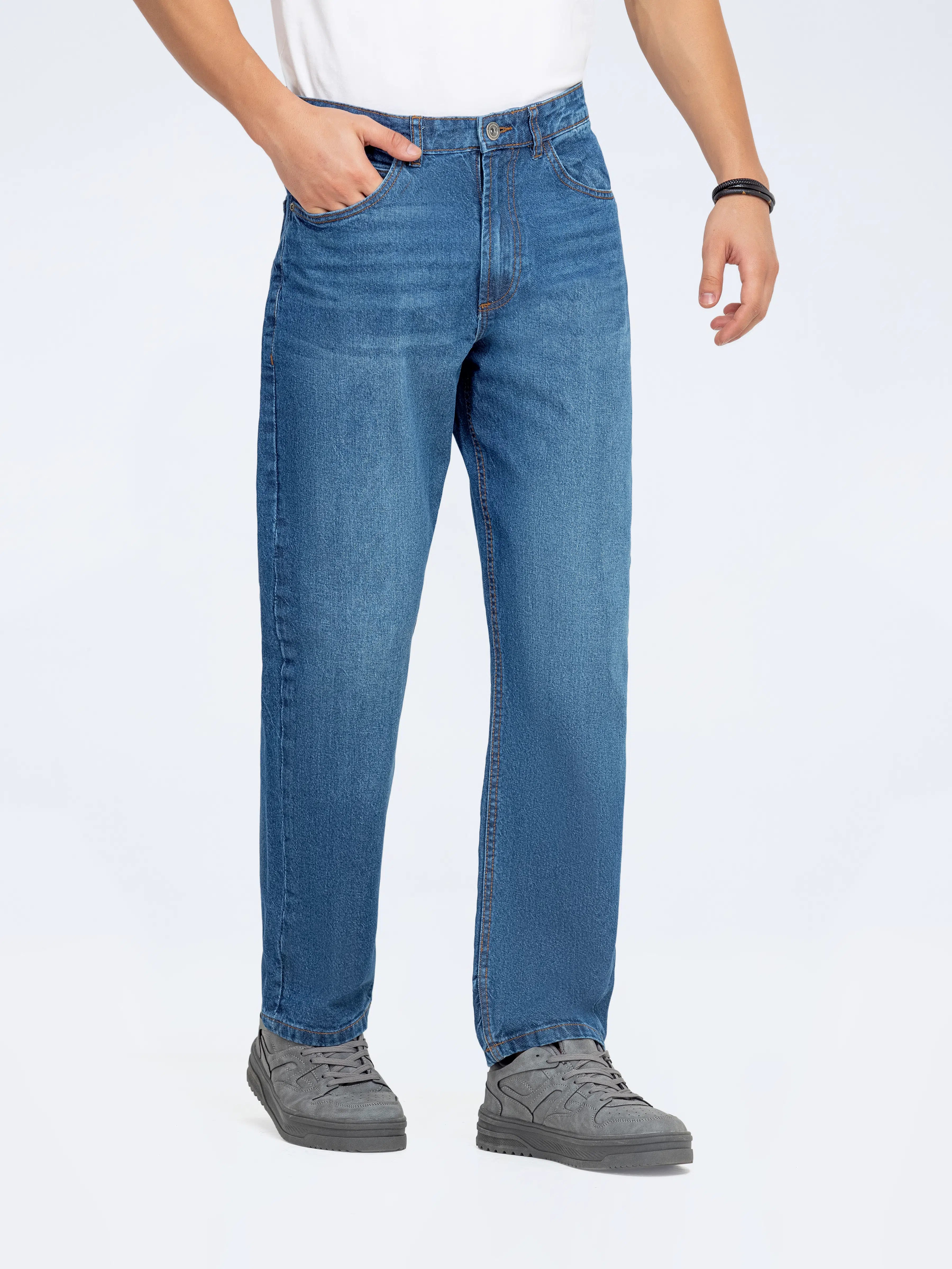 Classic Relaxed Fit Jeans - FMBP5-069